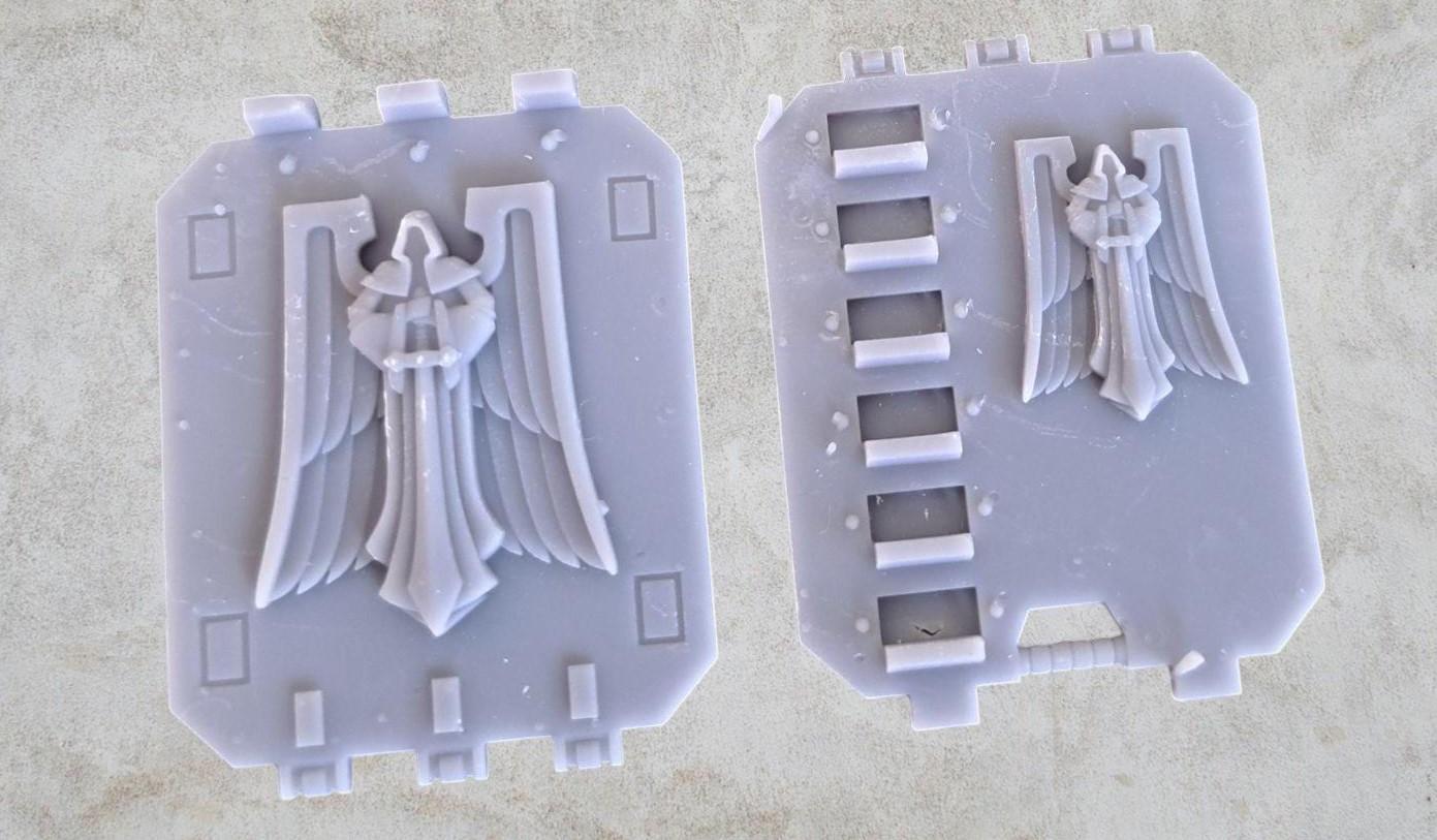 land raider doors/ramp for broken knights . (2 Models available ).