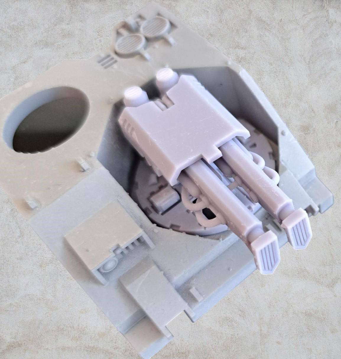 Noisy marine landraider Front gun mount.