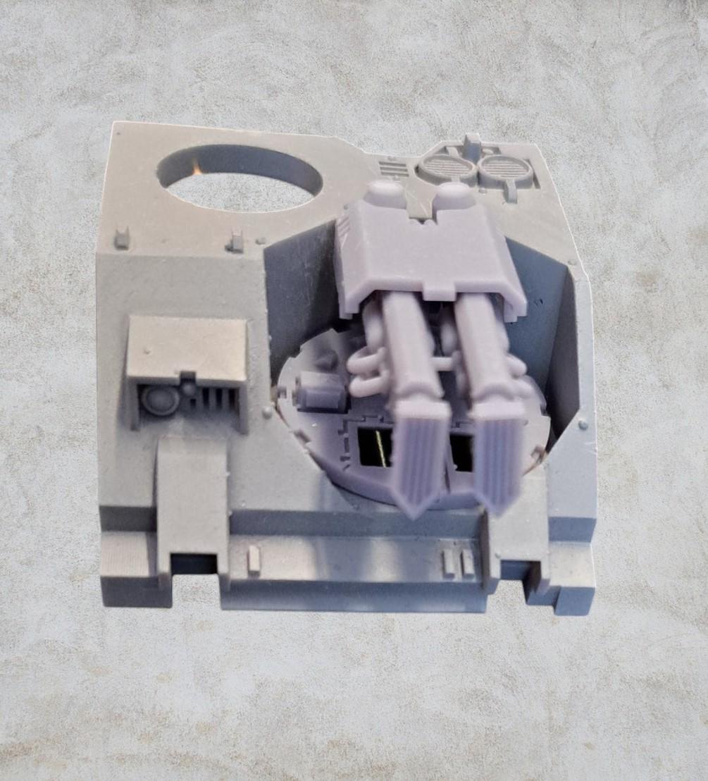 Noisy marine landraider Front gun mount.