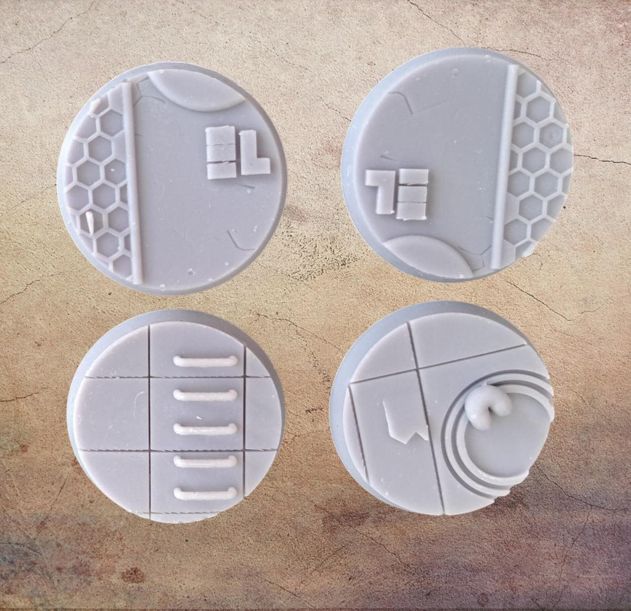 32mm Resin Bases 2 sizes available.
