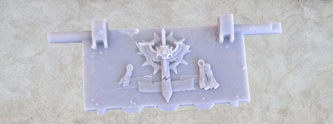 land raider doors/ramp for broken knights . (2 Models available ).