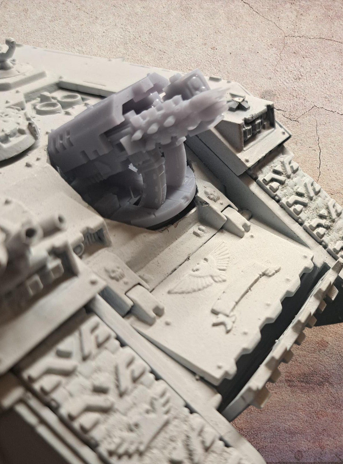 Big tank front gun.