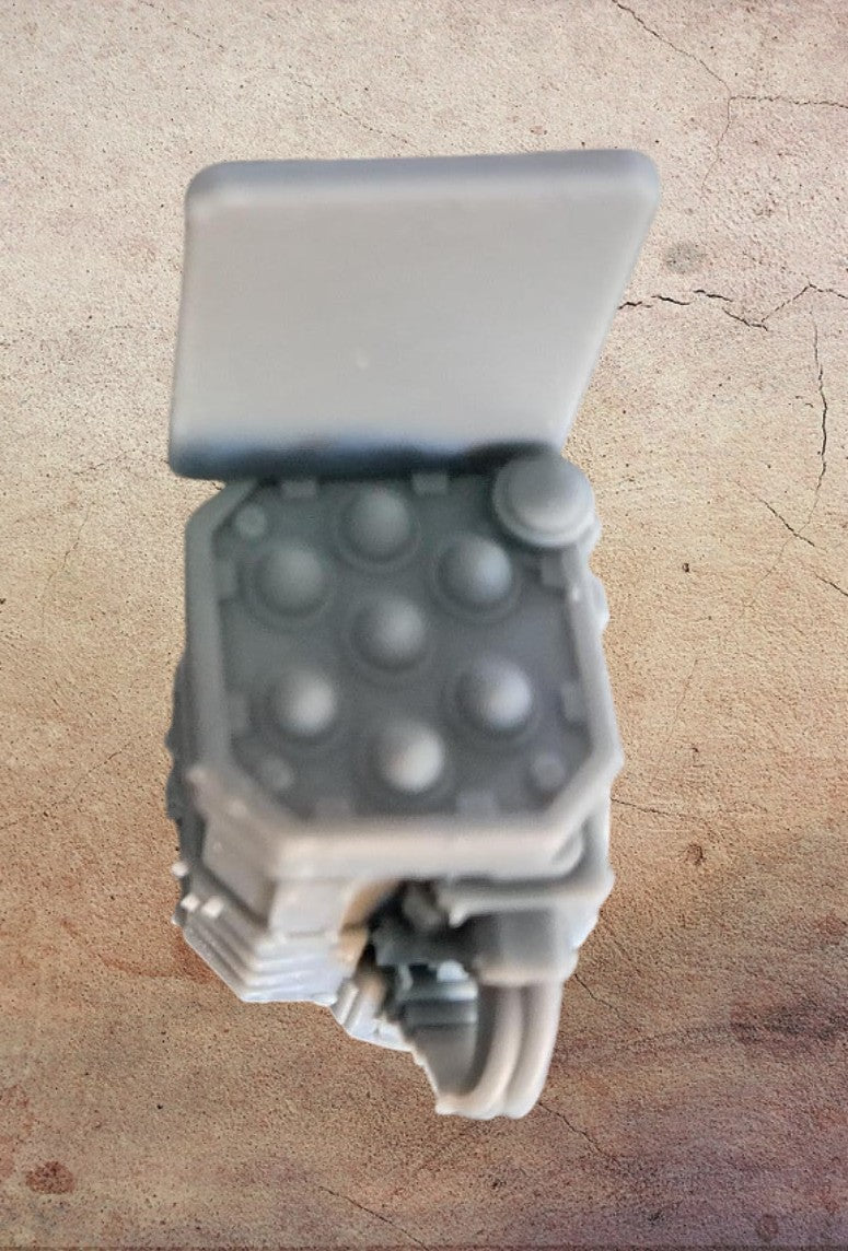 Boxy dread missile arm.