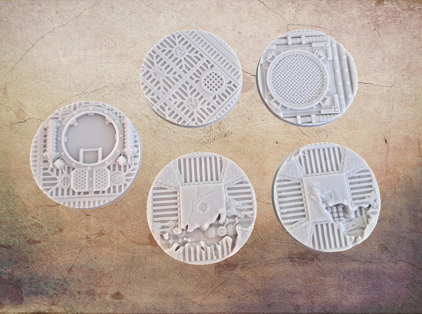 40mm base 1.( 5x supplied).
