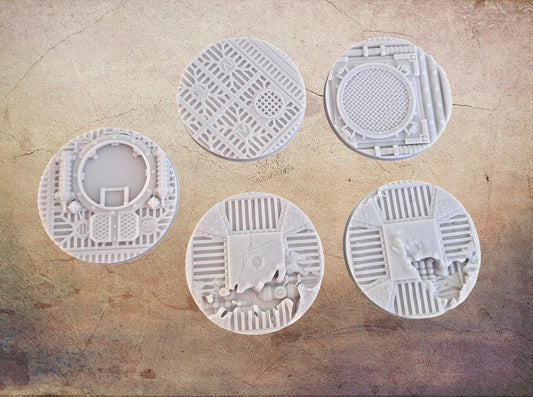 40mm base 1.( 5x supplied).